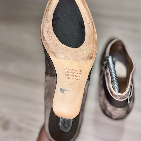 Anyi Lu hand made in Italy Chic Gray Ankle Boots - Picture 4 of 7